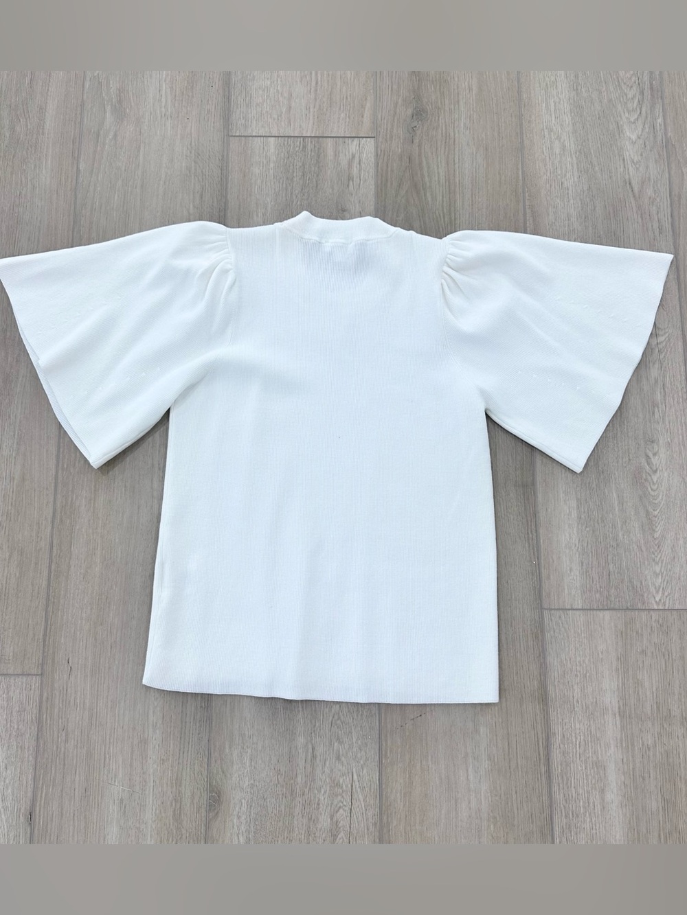 NWOT Minnie Rose flare sleeve crewneck sweater white small - Picture 2 of 5